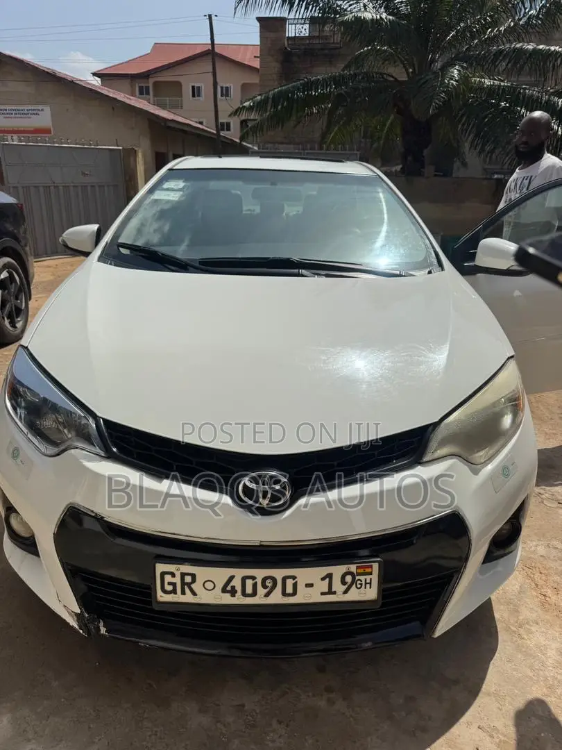 Toyota Corolla 2015 White