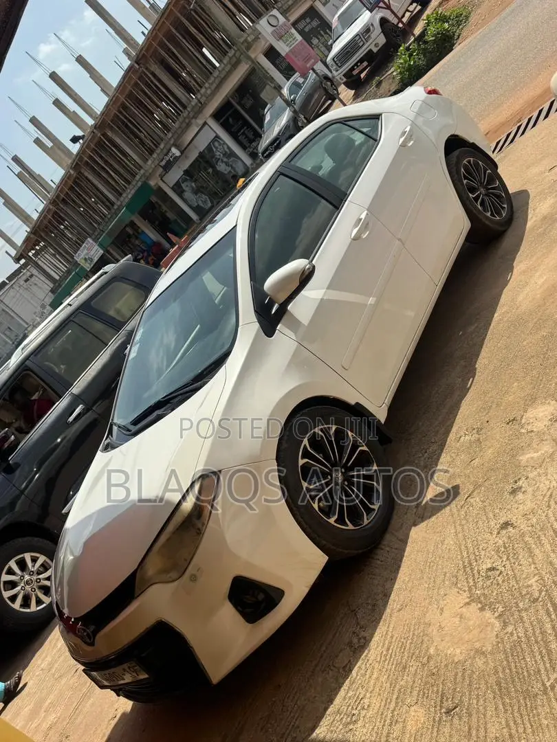 Toyota Corolla 2015 White