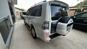 Mitsubishi Pajero V80 3.0 VR-I 2014 White