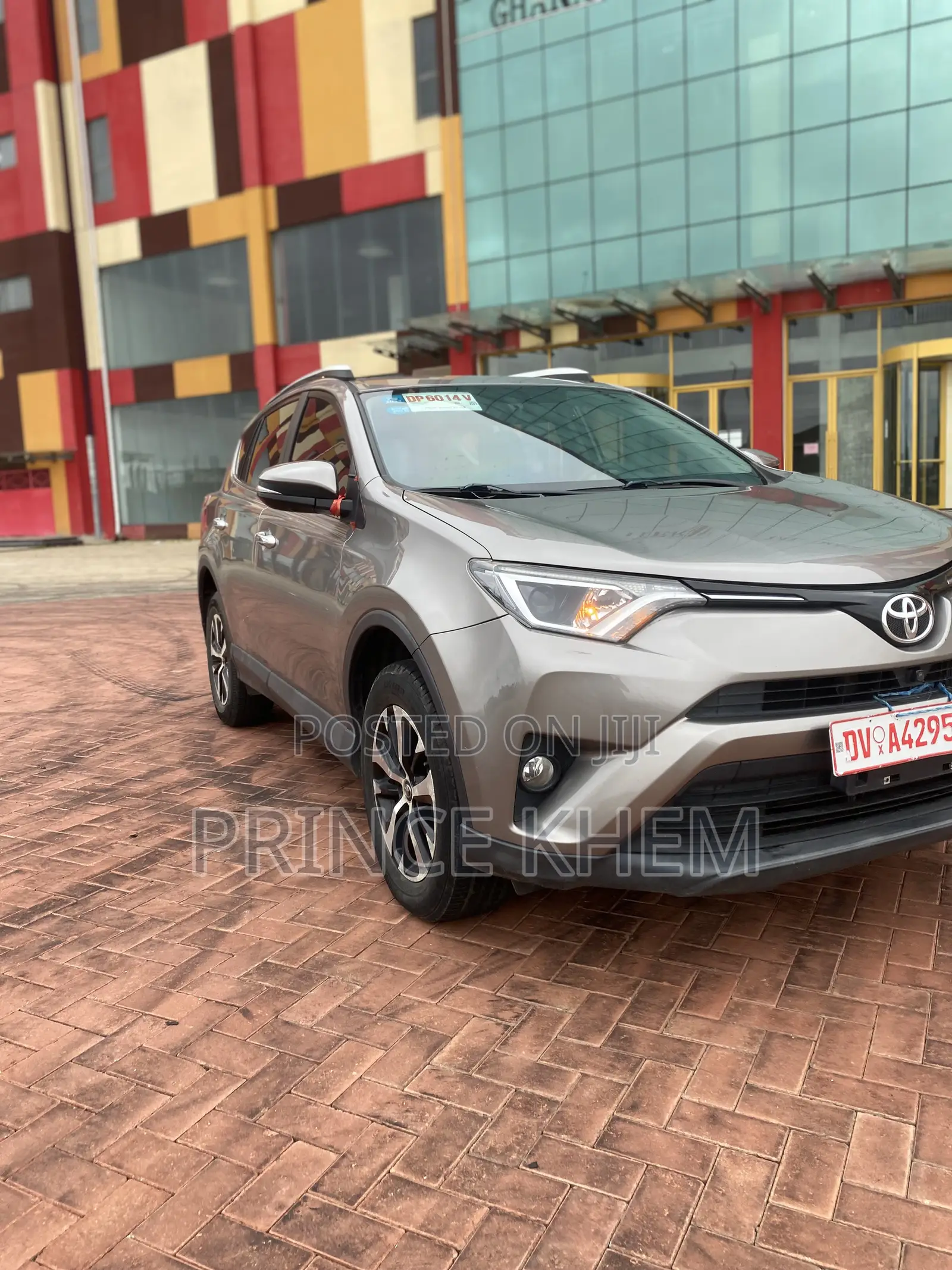 Toyota RAV4 Limited 4dr SUV (2.5L 4cyl 6A) 2018 Gray