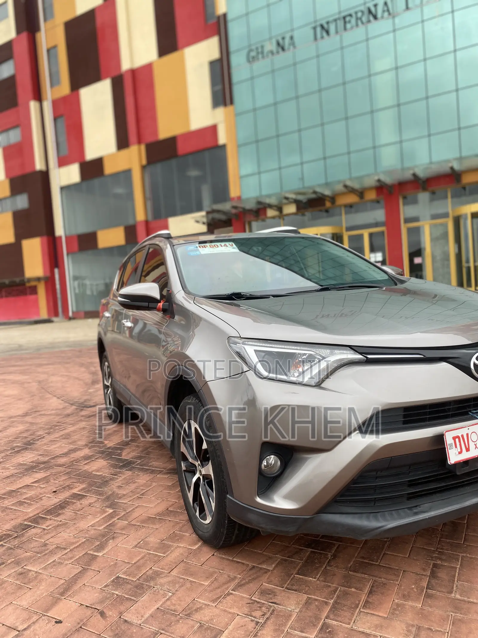 Toyota RAV4 Limited 4dr SUV (2.5L 4cyl 6A) 2018 Gray