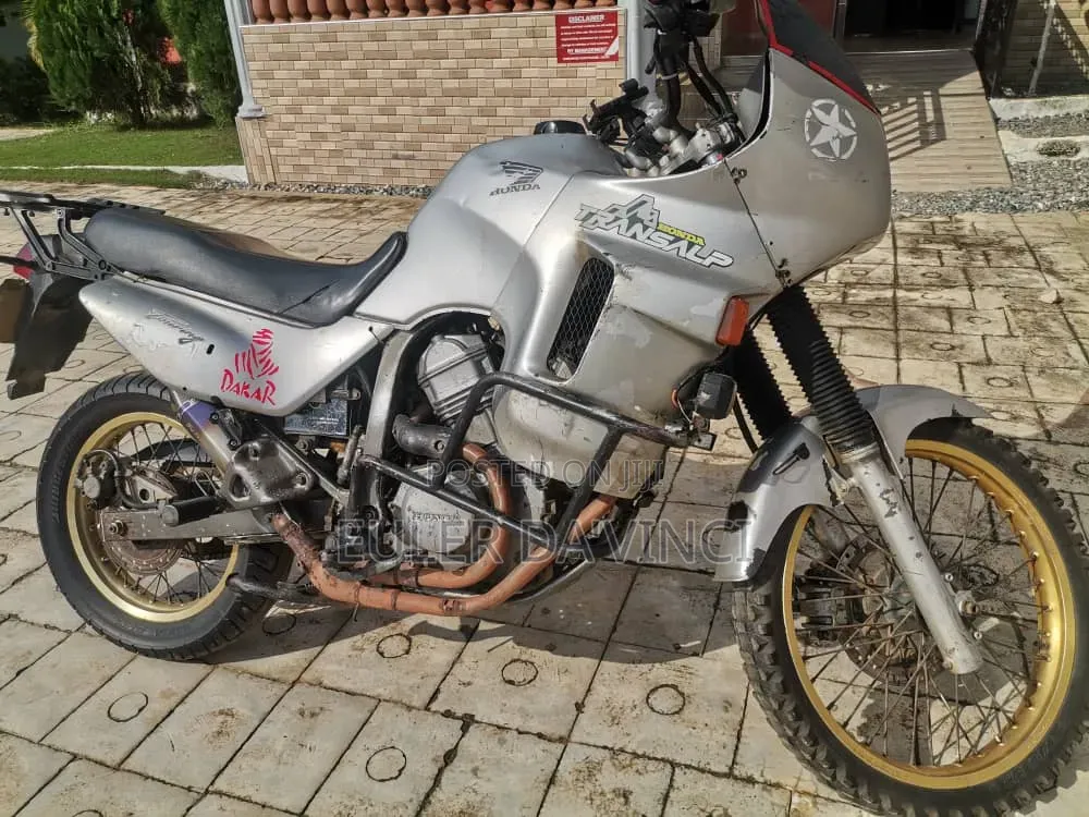 Honda Transalp XL600V 2015 Gray