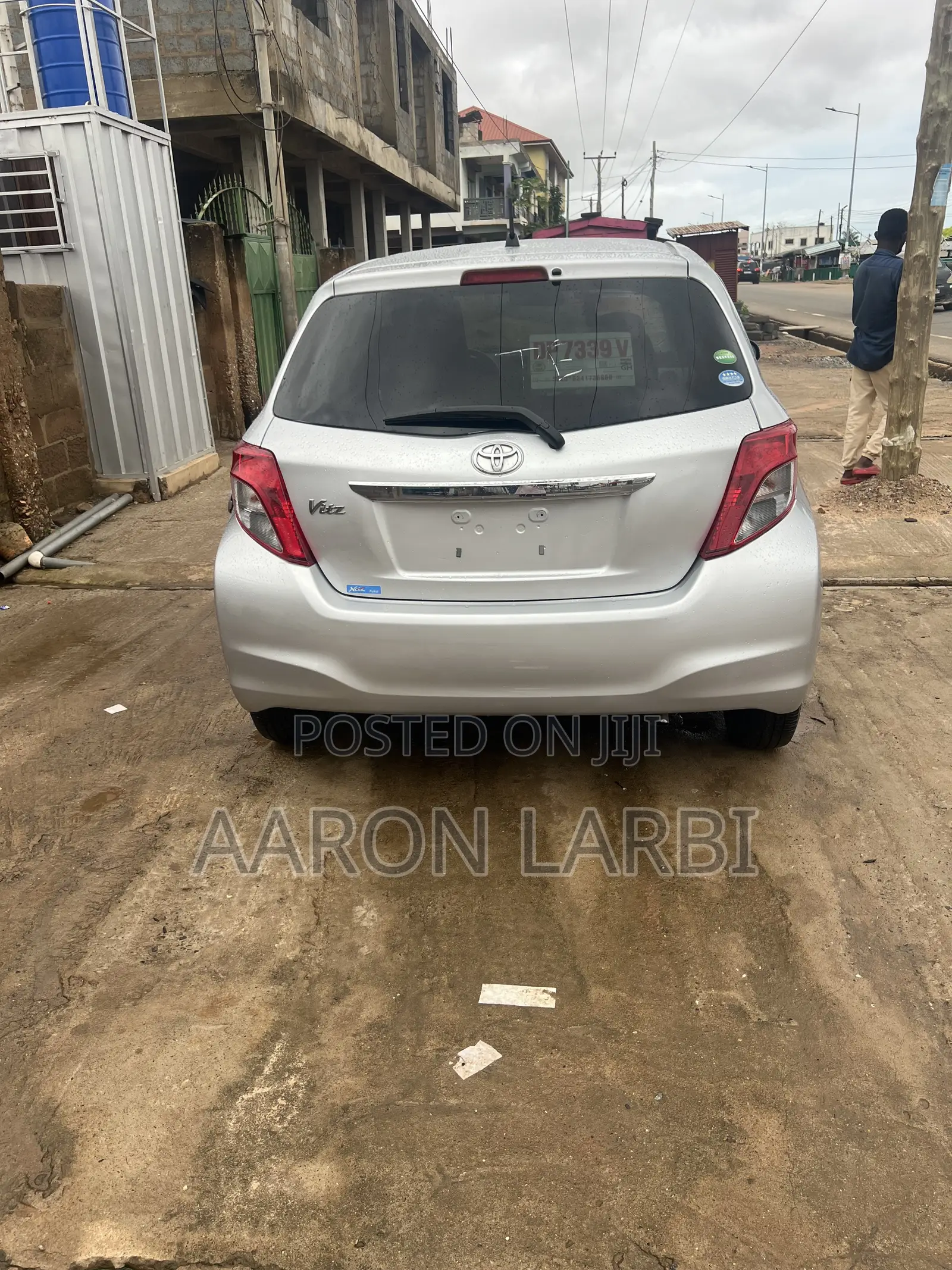 Toyota Vitz 1.0 FWD 3dr 2013 Gray