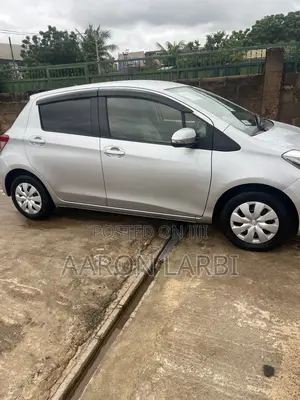 Toyota Vitz 1.0 FWD 3dr 2013 Gray