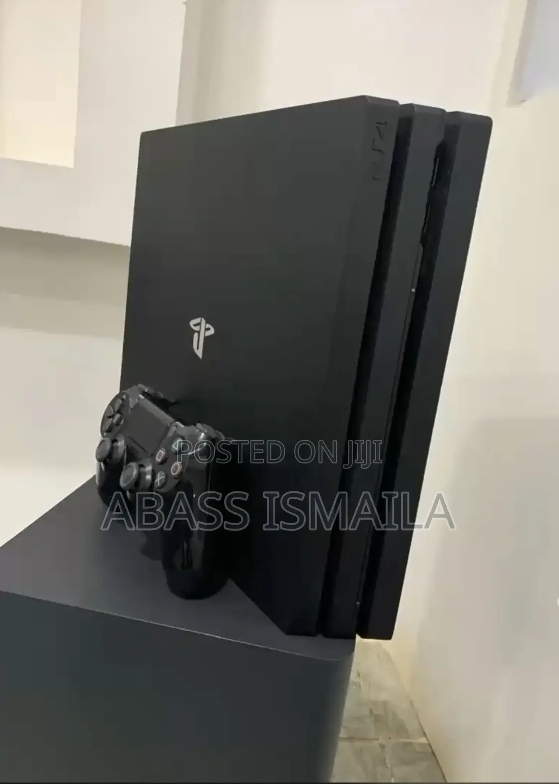 Ps4 Pro Jailbreak With 10 Games and 2 Controllers