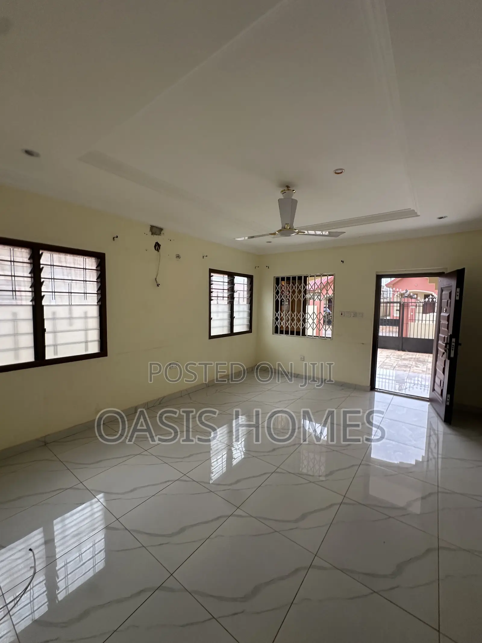 2bdrm House in Lakeside Estate 🏡 for rent