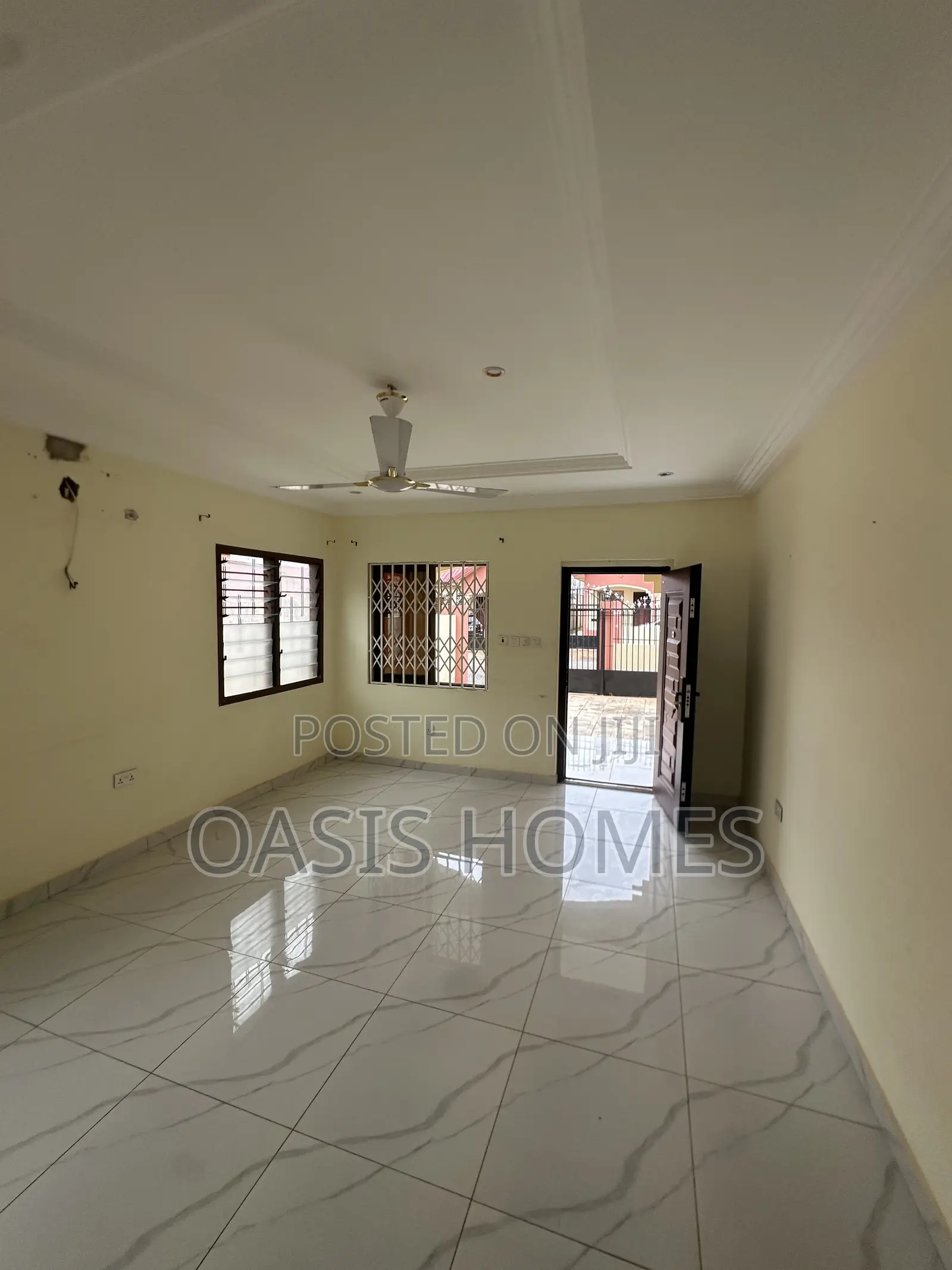 2bdrm House in Lakeside Estate 🏡 for rent