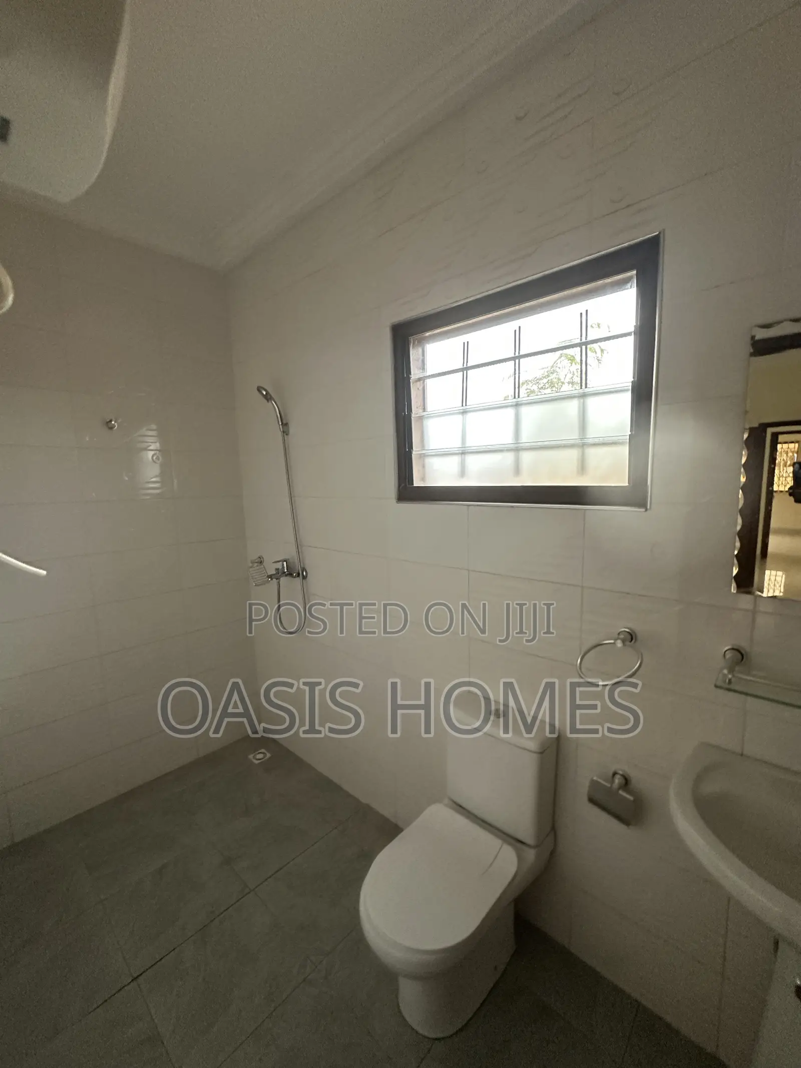 2bdrm House in Lakeside Estate 🏡 for rent