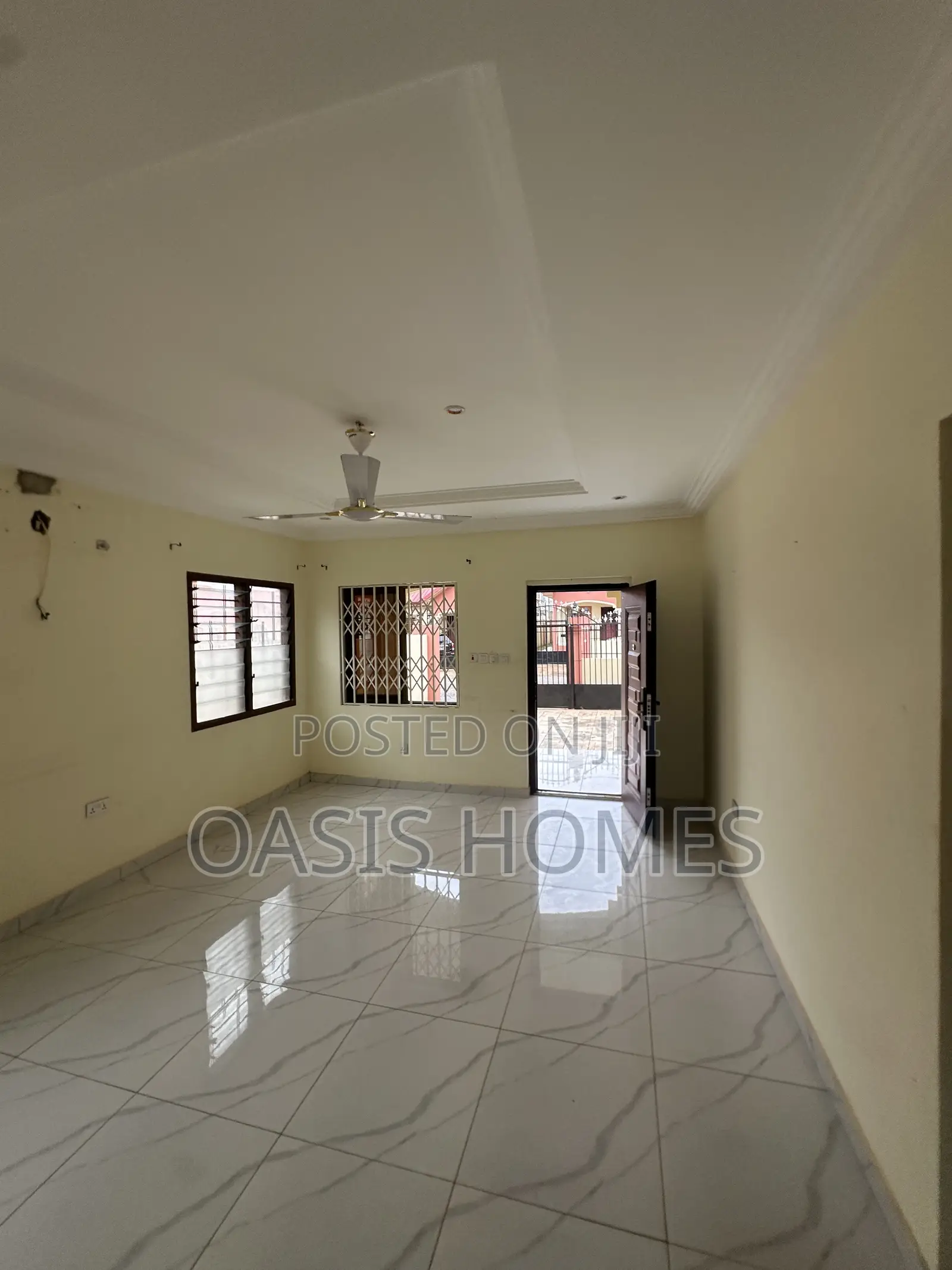 2bdrm House in Lakeside Estate 🏡 for rent