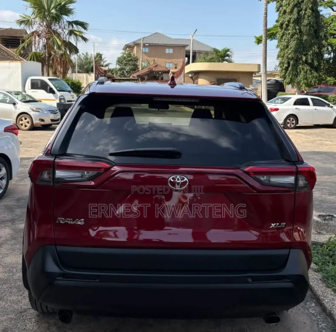 Toyota RAV4 XLE 2022 Burgundy