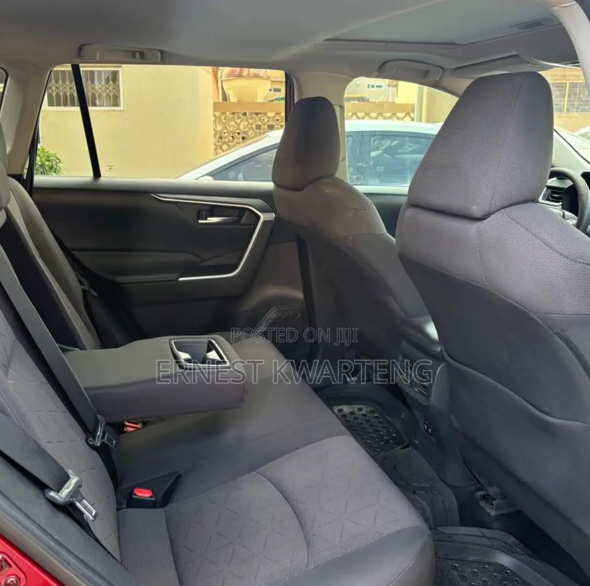 Toyota RAV4 XLE 2022 Burgundy