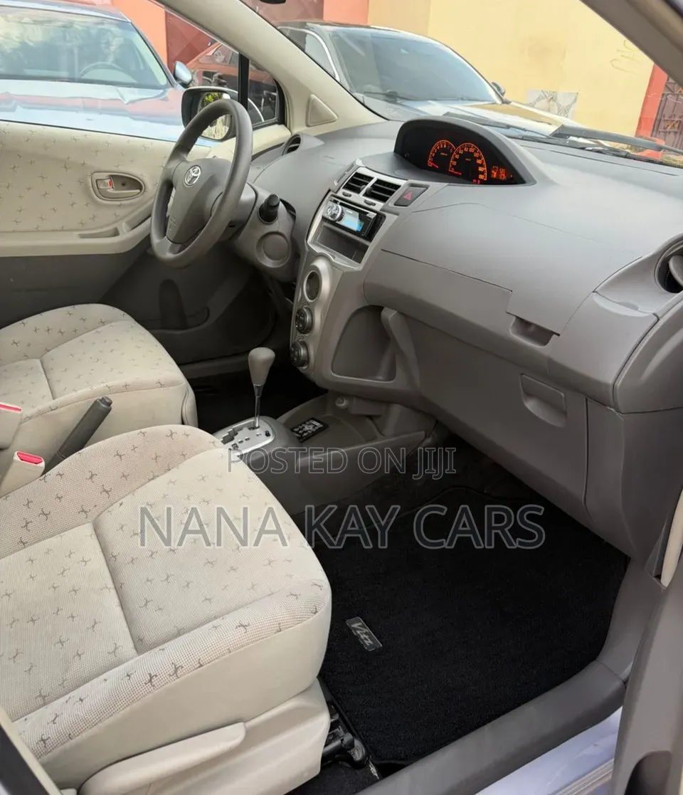 Toyota Vitz 2010