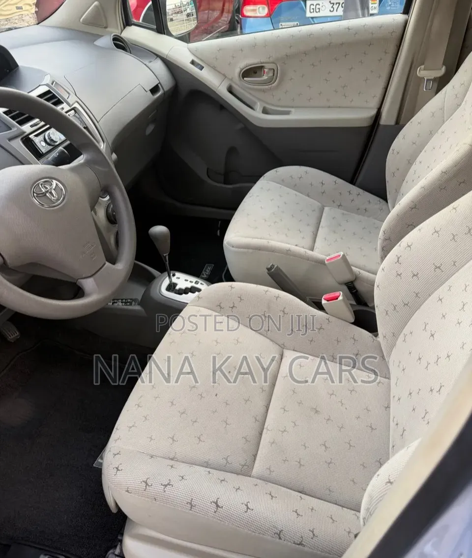Toyota Vitz 2010