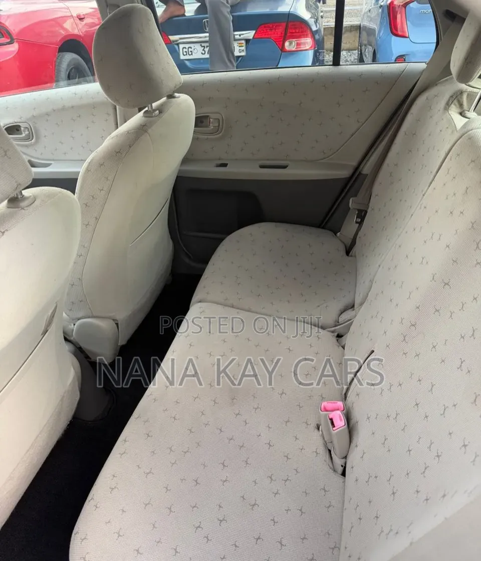 Toyota Vitz 2010