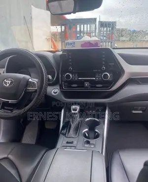 Toyota Highlander 2022 White