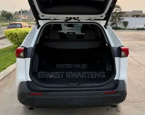 Toyota RAV4 XLE 2021 White