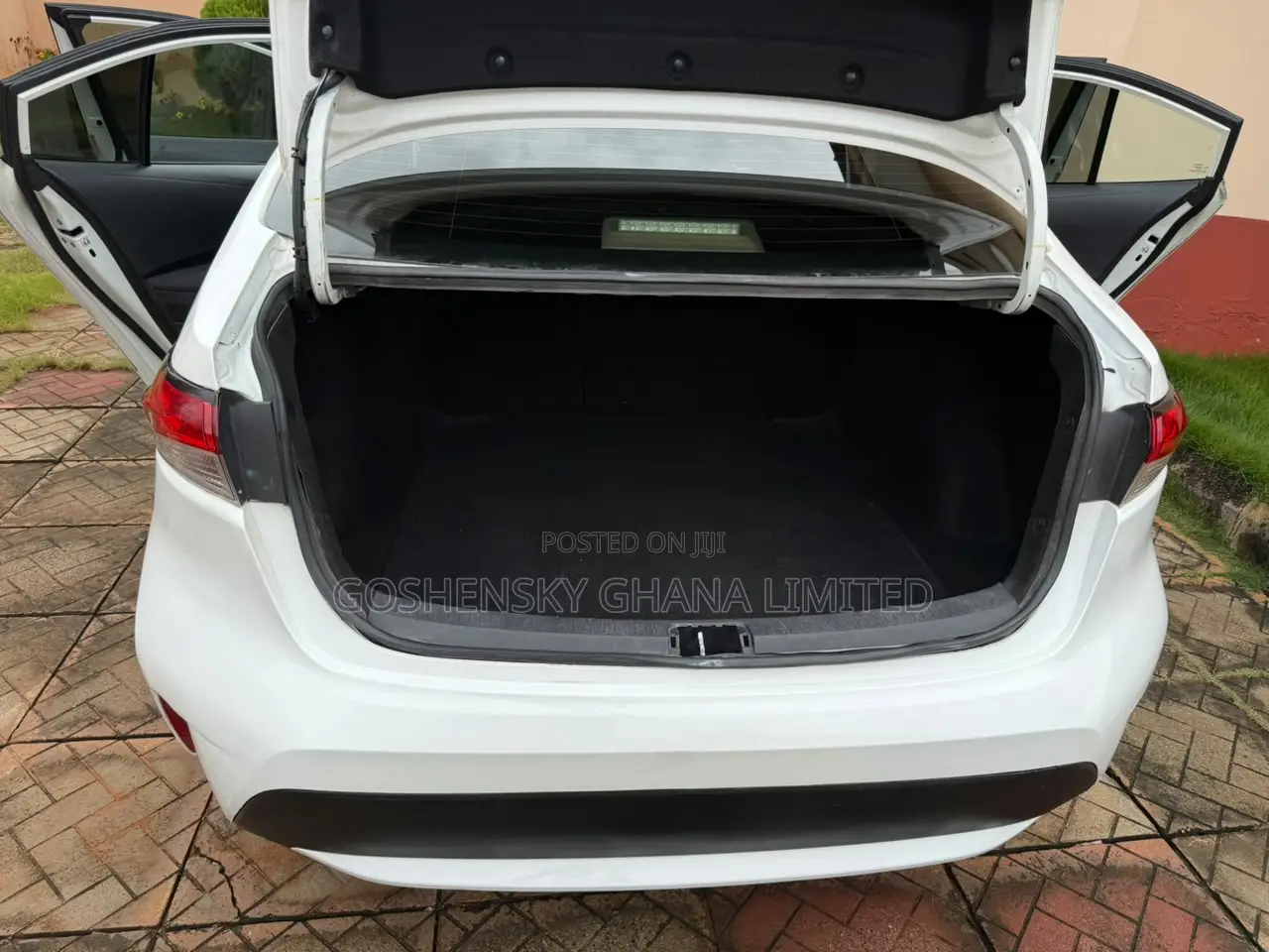 Toyota Corolla L 2020 White