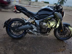 Honda CB 2022 Black