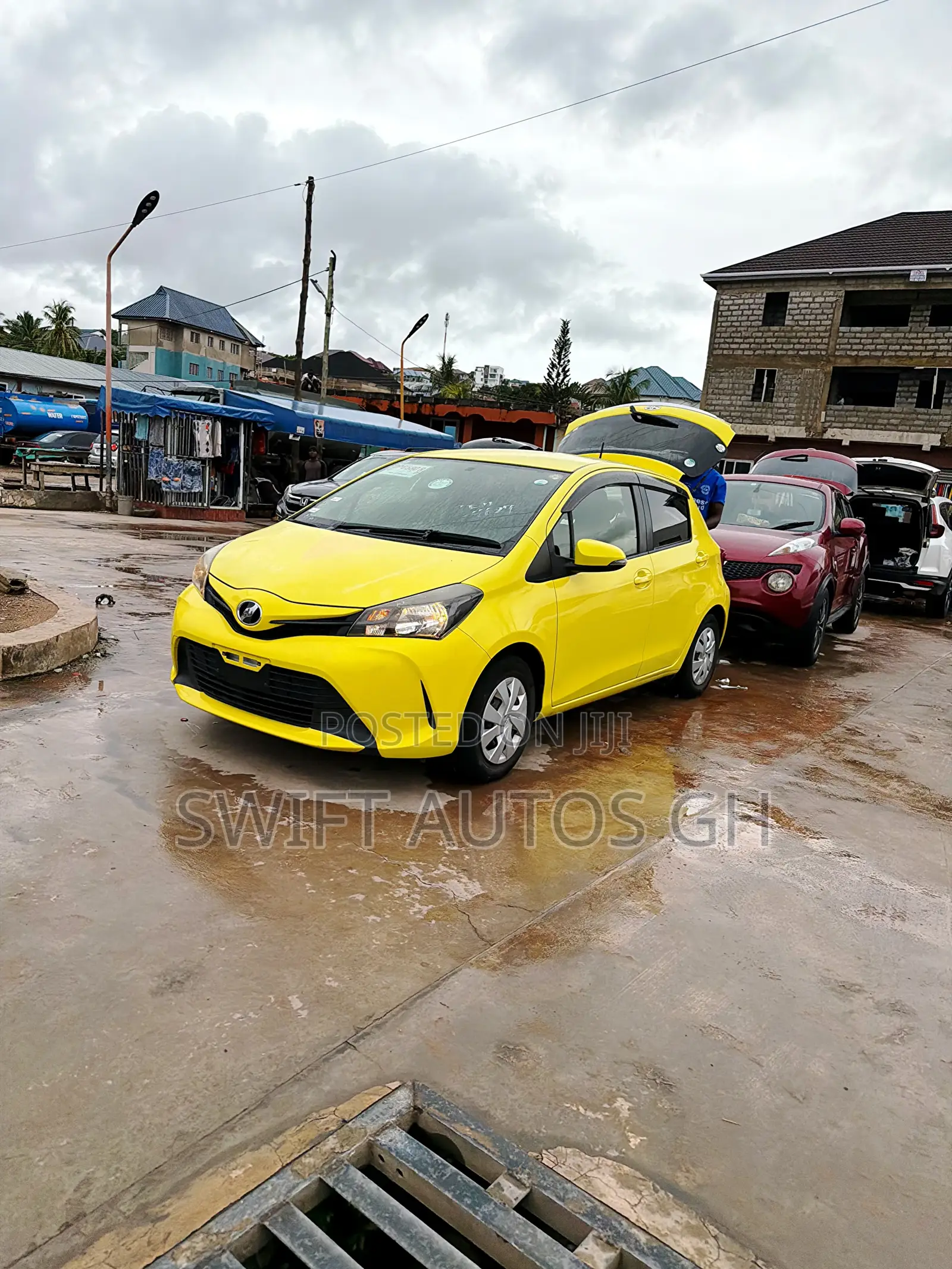 Toyota Vitz 1.5 FWD 3dr 2015 Yellow