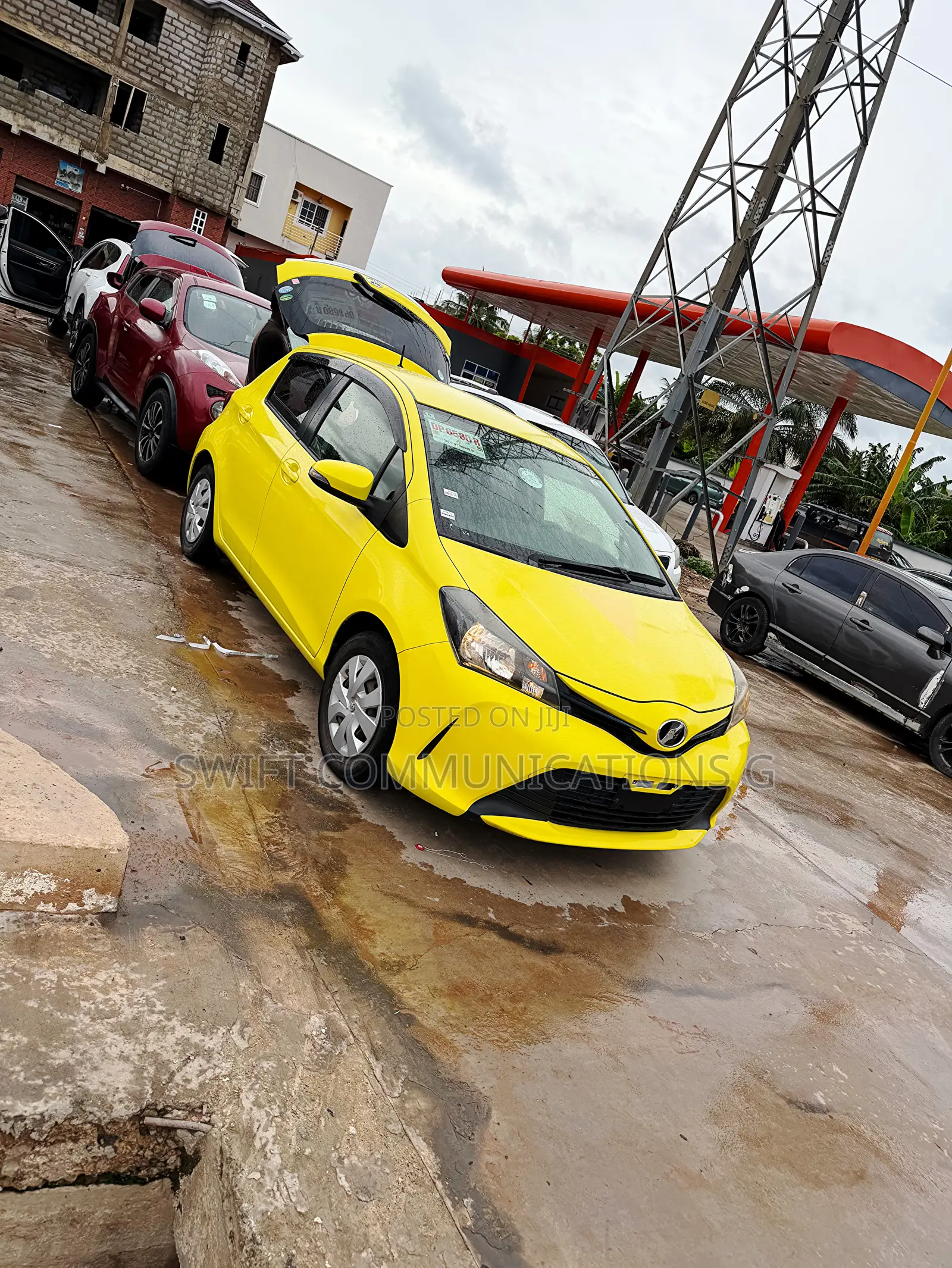 Toyota Vitz 1.5 FWD 3dr 2015 Yellow