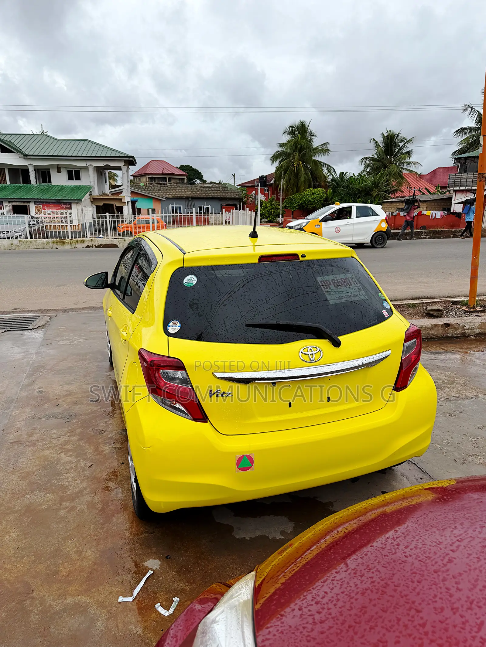 Toyota Vitz 1.5 FWD 3dr 2015 Yellow