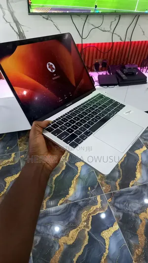 Laptop Apple MacBook Pro 2017 8GB Intel Core i5 SSD 256GB