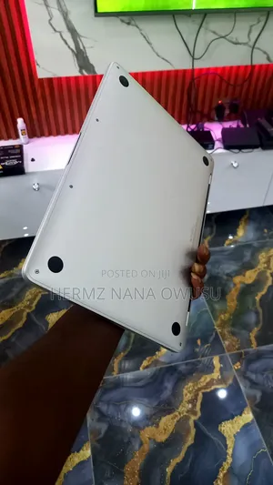 Laptop Apple MacBook Pro 2017 8GB Intel Core i5 SSD 256GB