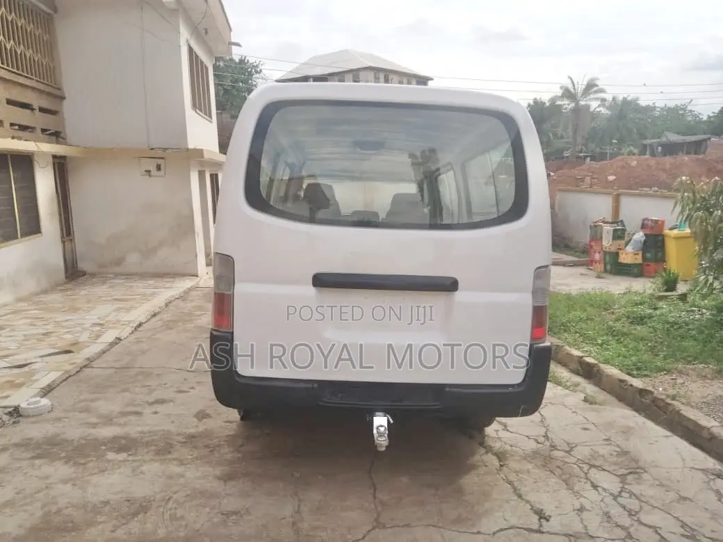 Nissan Caravan (Urvan) 2012 White