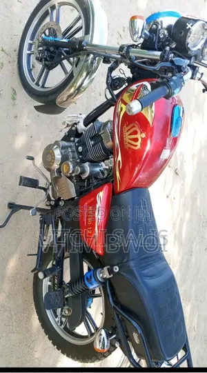 Royal Motorcycle 2025 Red