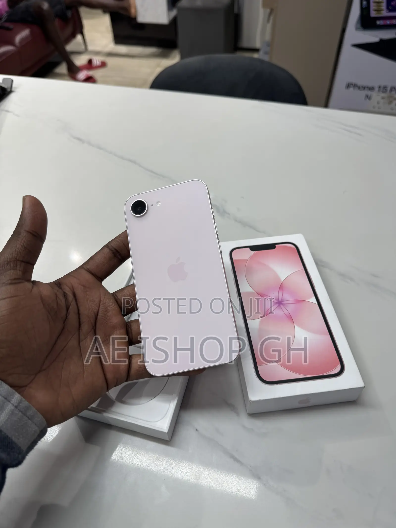 New Apple iPhone 17e 256 GB Pink
