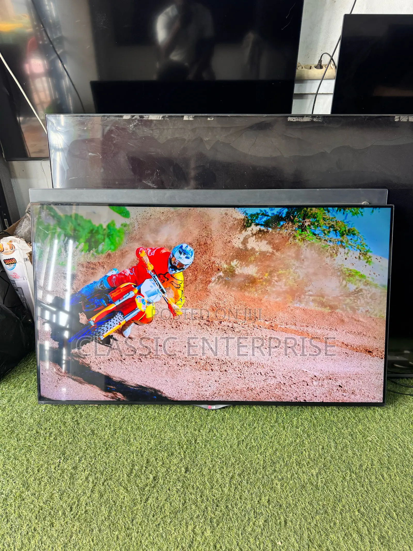 Lg 55 Inches Uhd Ips Ultra Hd Edgeless Screen Digital Tv