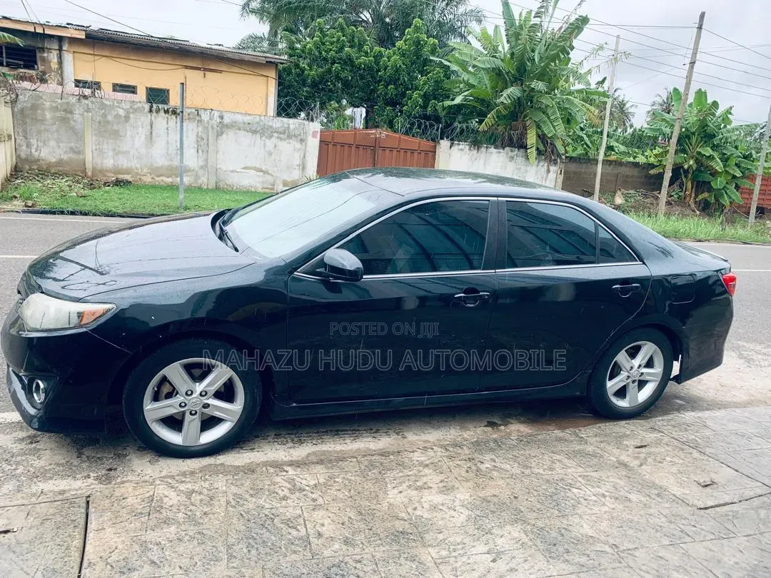 Toyota Camry SE 4dr Sedan (2.5L 4cyl 6A) 2014 Black
