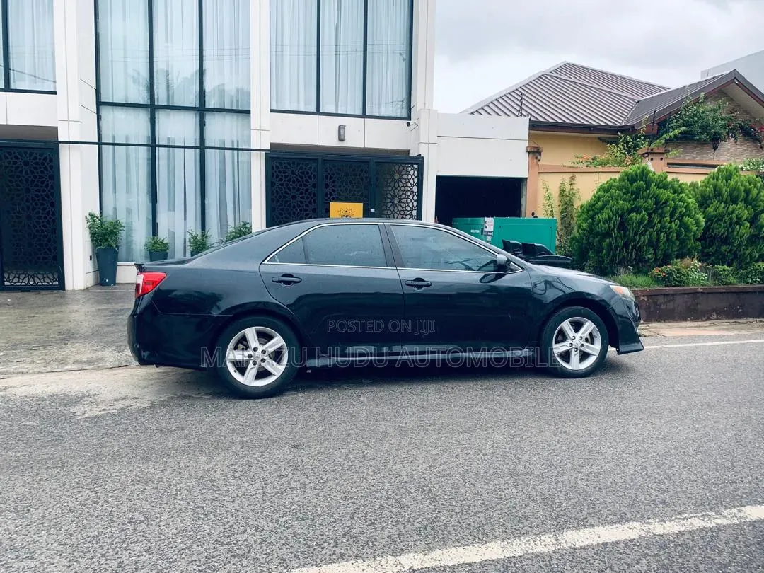 Toyota Camry SE 4dr Sedan (2.5L 4cyl 6A) 2014 Black