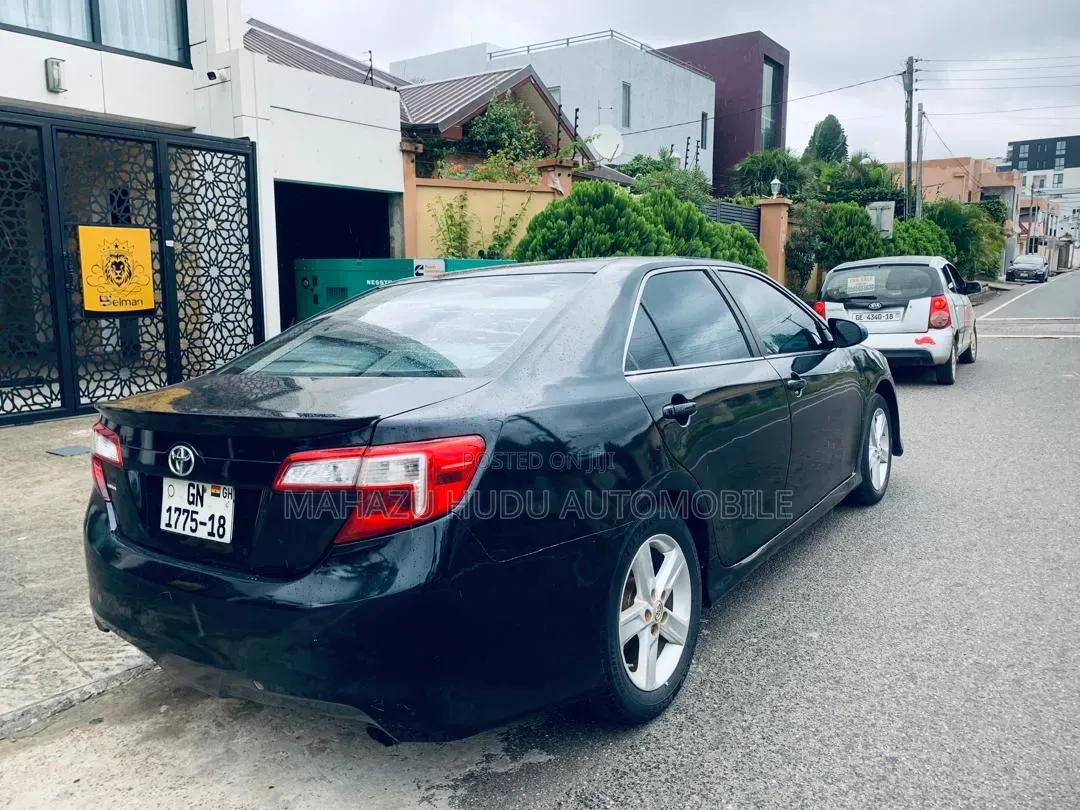 Toyota Camry SE 4dr Sedan (2.5L 4cyl 6A) 2014 Black