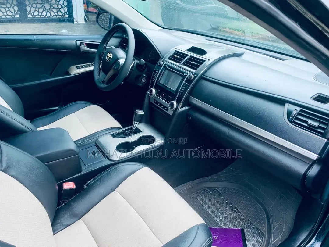 Toyota Camry SE 4dr Sedan (2.5L 4cyl 6A) 2014 Black