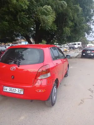 Toyota Vitz 1.3 AWD 5dr 2010 Red