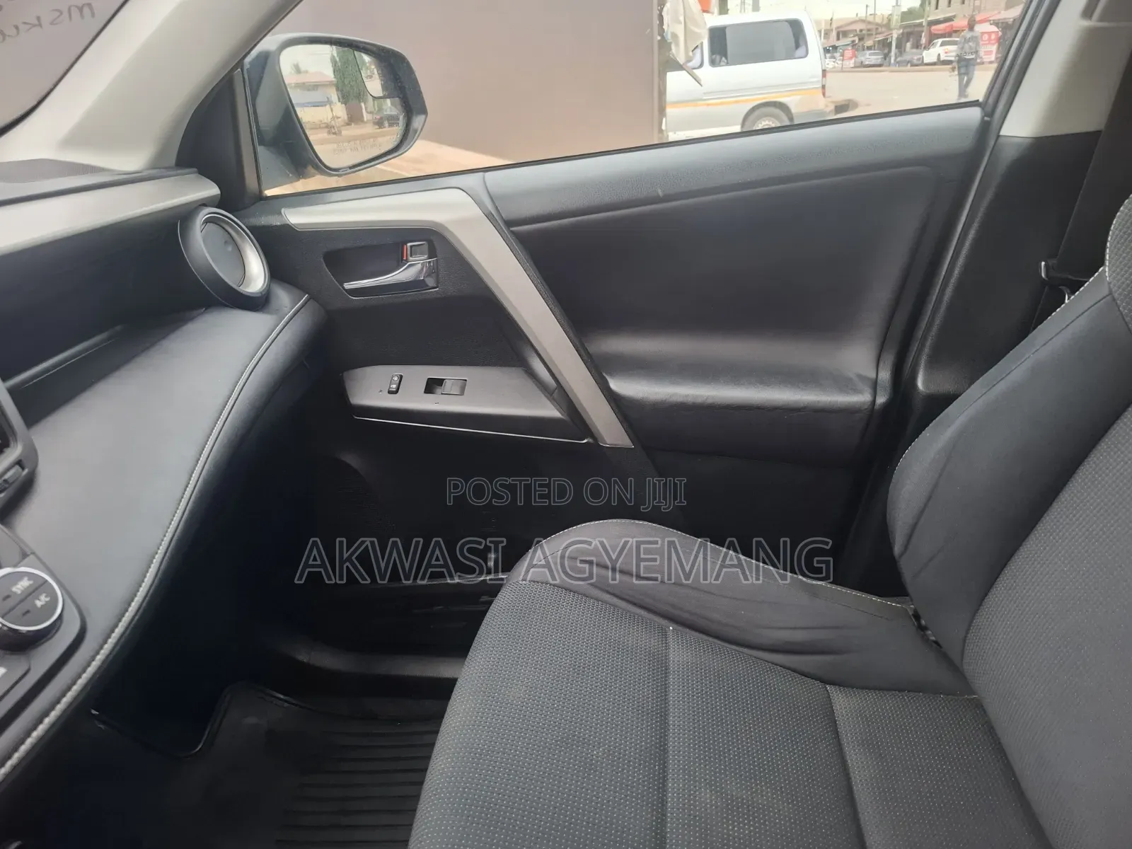 Toyota RAV4 Limited AWD (2.5L 4cyl 6A) 2017 Gray