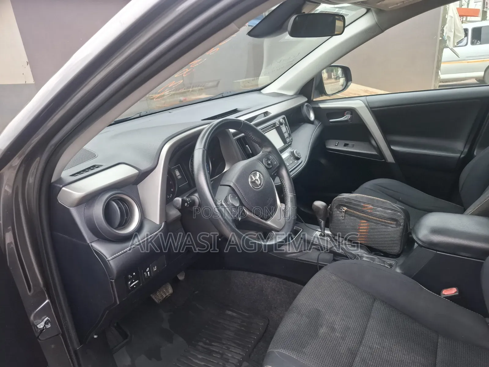 Toyota RAV4 Limited AWD (2.5L 4cyl 6A) 2017 Gray