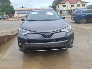 Toyota RAV4 Limited AWD (2.5L 4cyl 6A) 2017 Gray