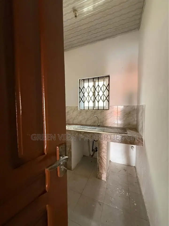 1bdrm Room & Parlour in Ga South Municipal for rent