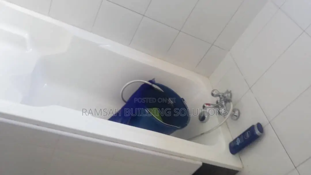 Premium Fibre Bathtub – Durable, Stylish Comfortable