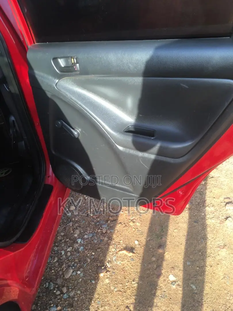 Toyota Matrix Hatchback AWD (1.8L 4cyl 4A) 2006 Red
