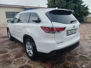 Toyota Highlander Limited 4dr SUV AWD (3.5L 6cyl 6A) 2015 White