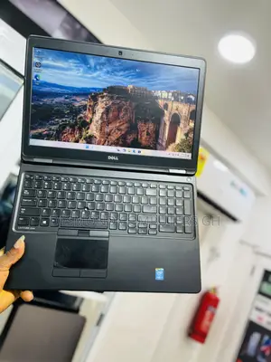 Laptop Dell Latitude E5550 8GB Intel Core i5 HDD 500GB