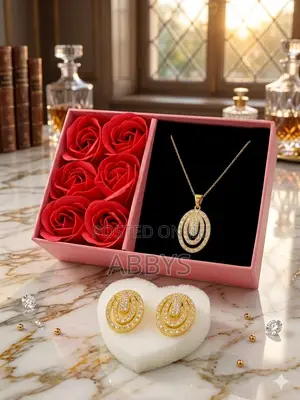 Rhinestone Inlay Pendant Necklace With Earrings