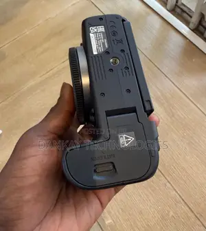 Canon Eos R7 Mirrorless Camera
