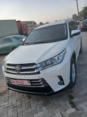 Toyota Highlander LE Plus 4dr SUV AWD (3.5L 6cyl 6A) 2015 White