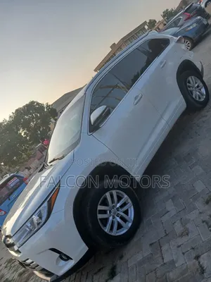 Toyota Highlander LE Plus 4dr SUV AWD (3.5L 6cyl 6A) 2015 White
