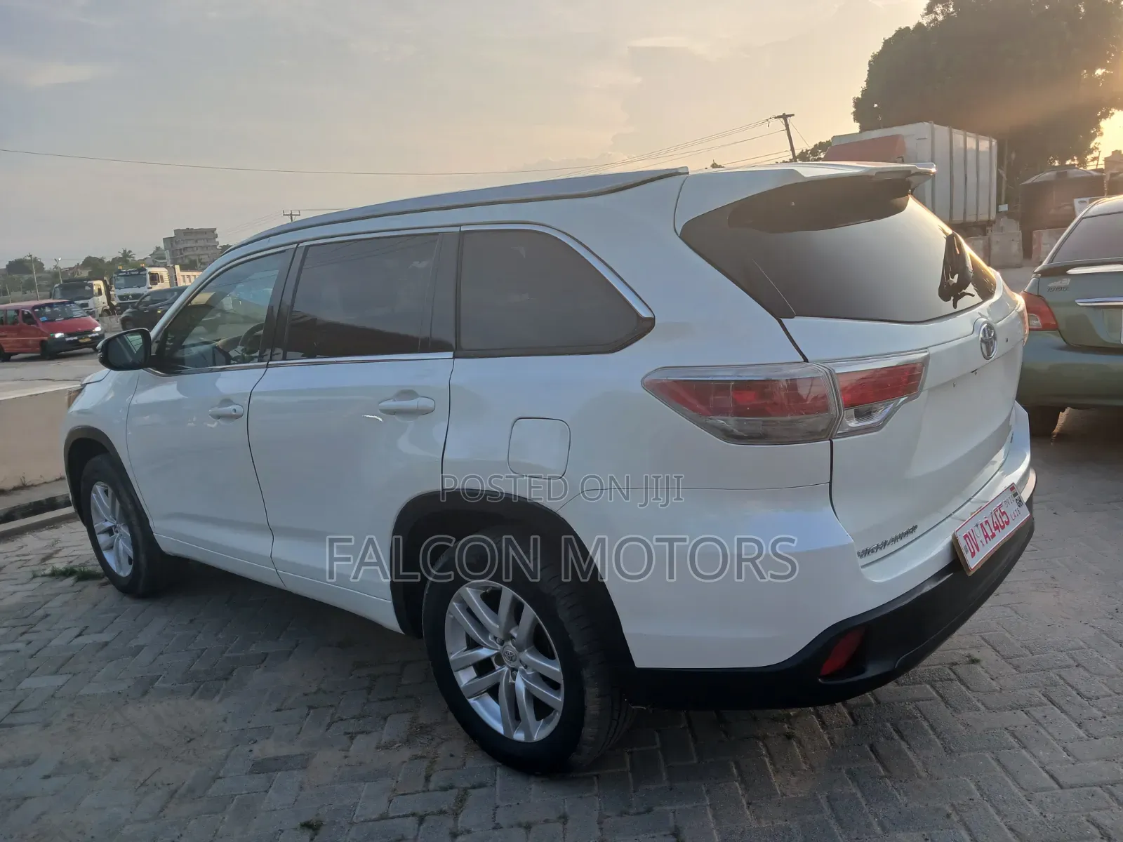 Toyota Highlander LE Plus 4dr SUV AWD (3.5L 6cyl 6A) 2015 White