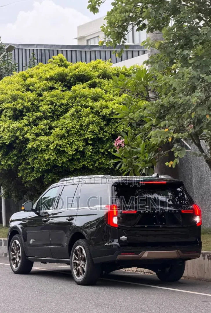 Ford Expedition 2025 Black